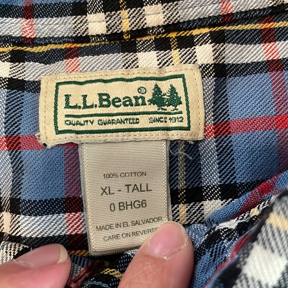 LLBean Men’s Button Down Shirt - Picture 2 of 3
